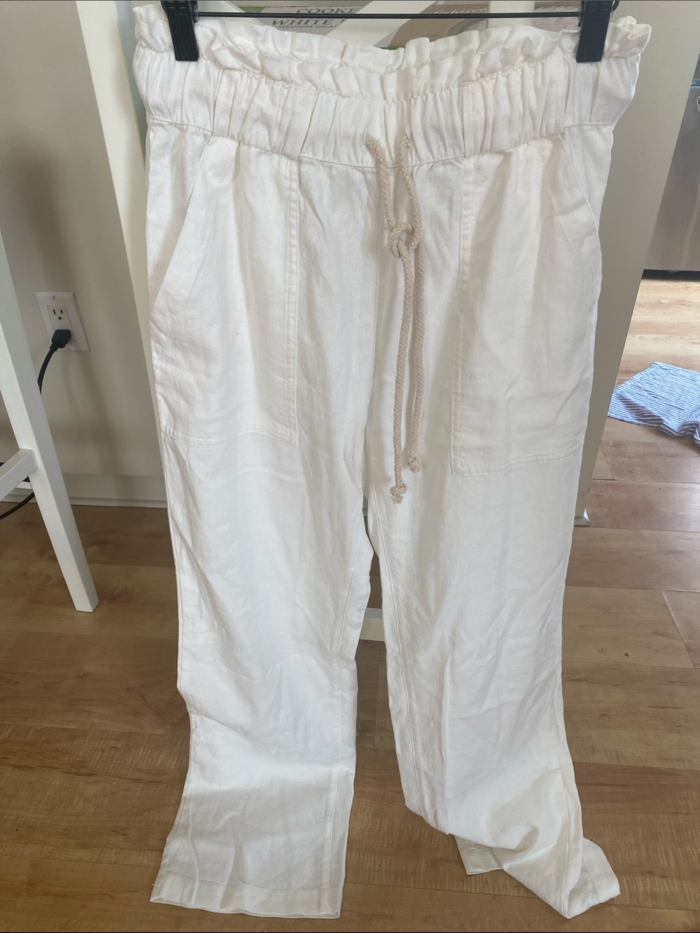 Electric & Rose White Straight-Leg Linen Pants